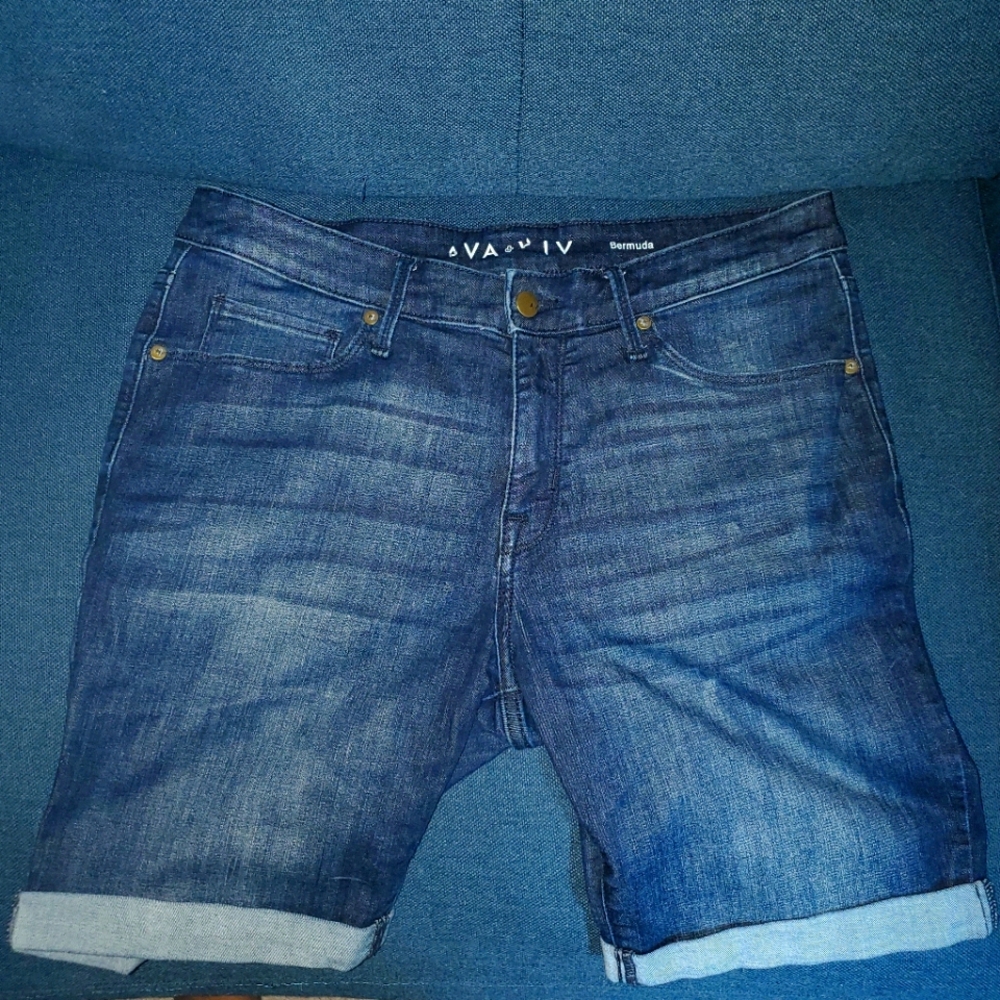 Ava & Viv Bermuda Shorts NWOT